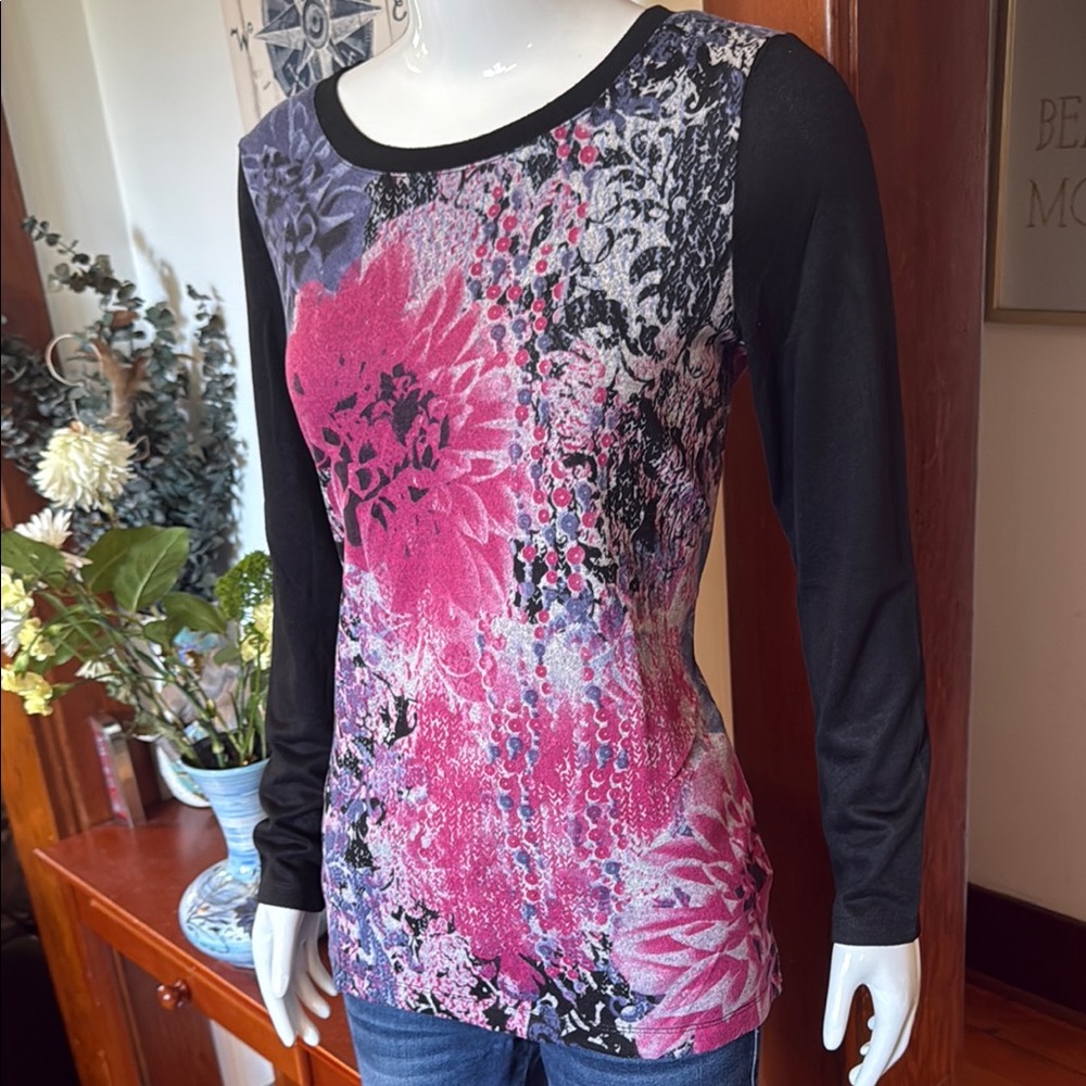 NWT northern reflections size small Floral Long Sleeve Women's Black and Pink